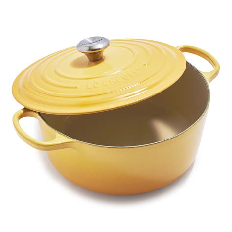 5-quart Enameled Cast Iron <strong>Dutch Oven</strong> is a versatile kitchen workhorse that provides robust durability and timeless elegance all in one heirloom. . Sur la table dutch oven